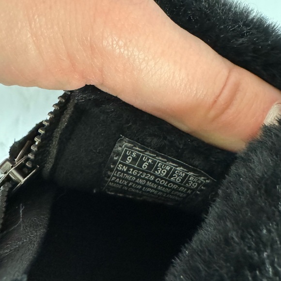 Skechers Air Cooled Memory Foam Faux Fur Winter Boots - Picture 4 of 6